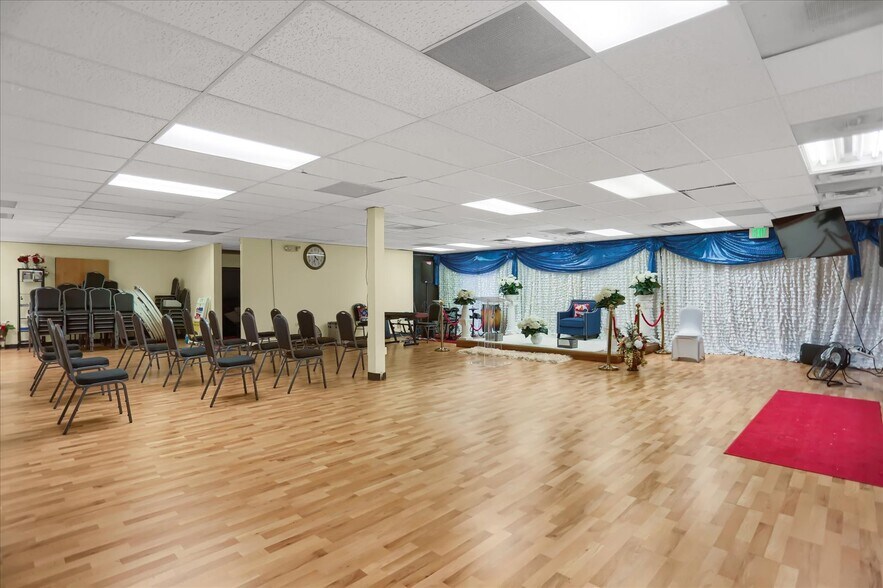 More Photos Of Iliff Office Park, Aurora Office For Sale