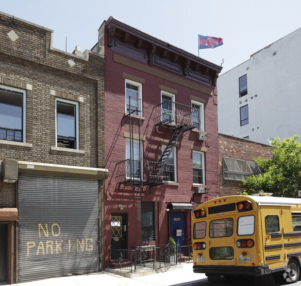 More Photos Of 19 Carroll St, Brooklyn Apartments For Sale