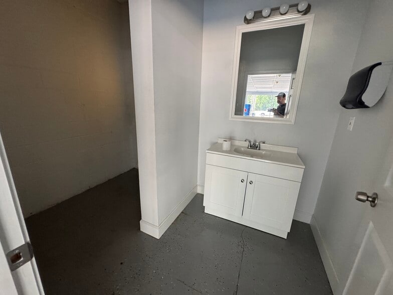 More Photos Of 303 Clinton Blvd, Clinton Storefront For Sale