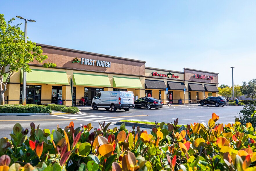 More Photos Of 12520 Pines Blvd, Pembroke Pines Unknown For Lease