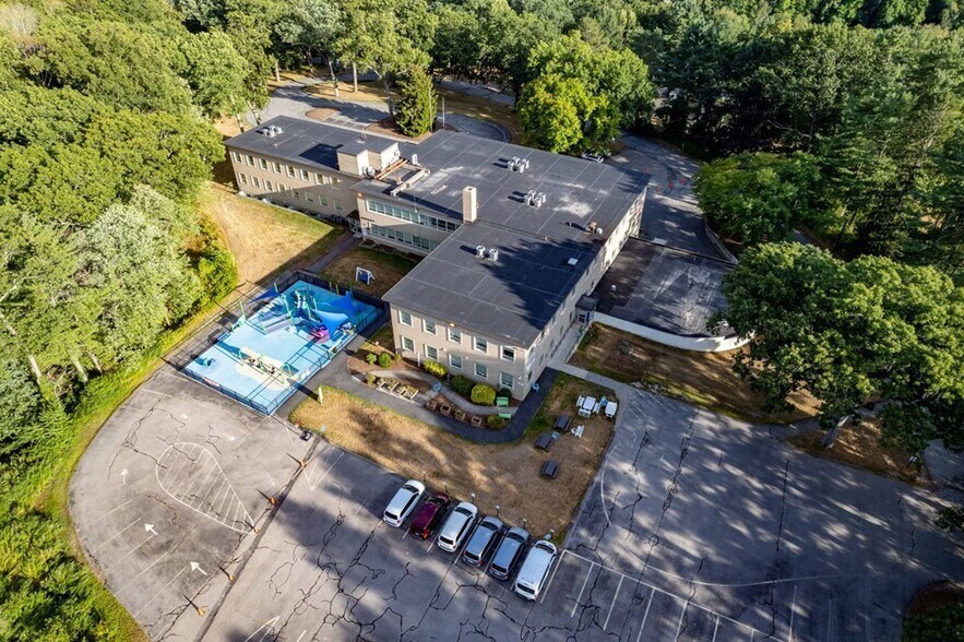 More Photos Of 141 Mansion Dr, Walpole Office For Sale