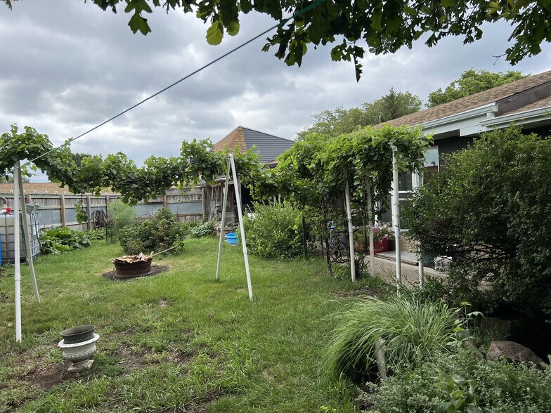 More Photos Of 821 E 7th St, Platte Hotel For Sale