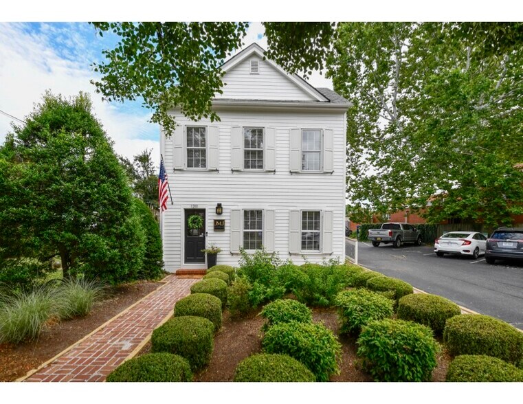 More Photos Of 1211 Caroline St, Fredericksburg Loft Creative Space For Lease