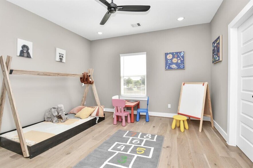 More Photos Of 316 Thornton Rd, Houston Apartments For Sale