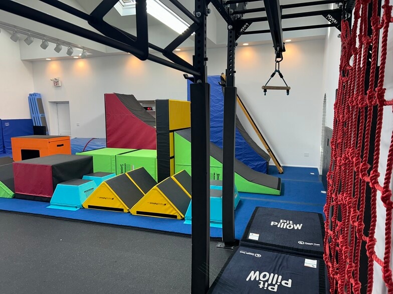 More Photos Of 35 Belden Pl, Montclair Loft Creative Space For Sale