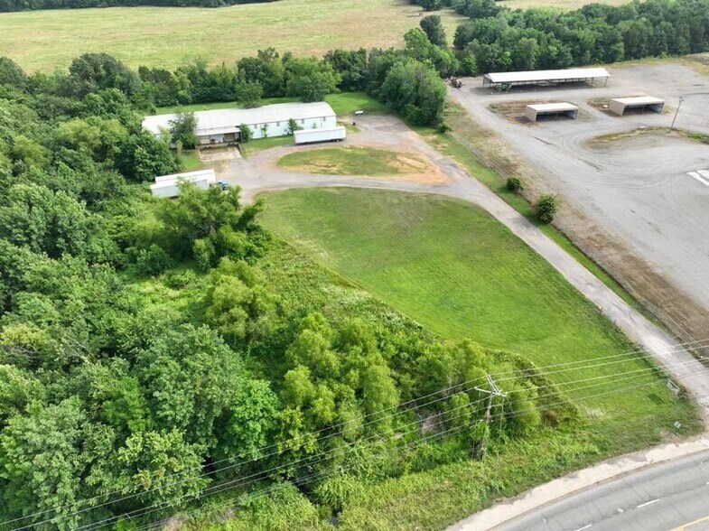 More Photos Of 40 Bradley Cove rd, Russellville Flex For Sale