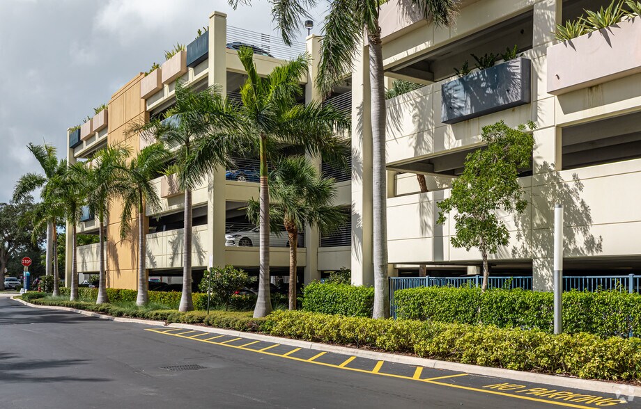 More Photos Of 6451 N Federal Hwy, Fort Lauderdale Office For Lease