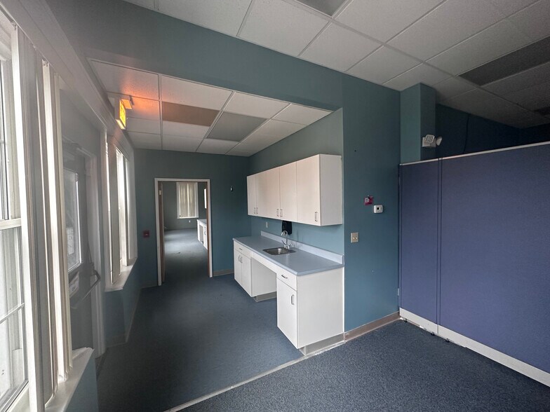 More Photos Of 314 Park St, Fulton Office For Sale