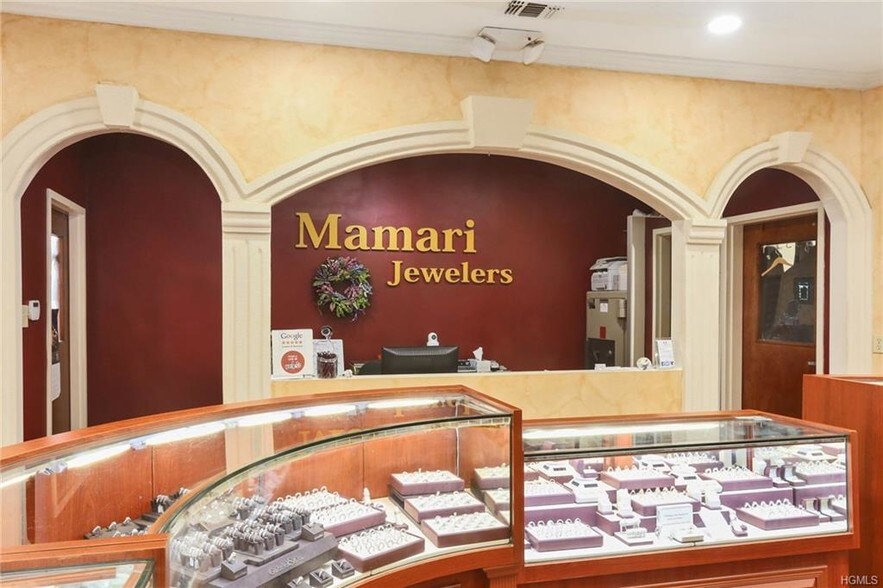 More Photos Of 35 S Middletown Rd, Nanuet Office For Lease