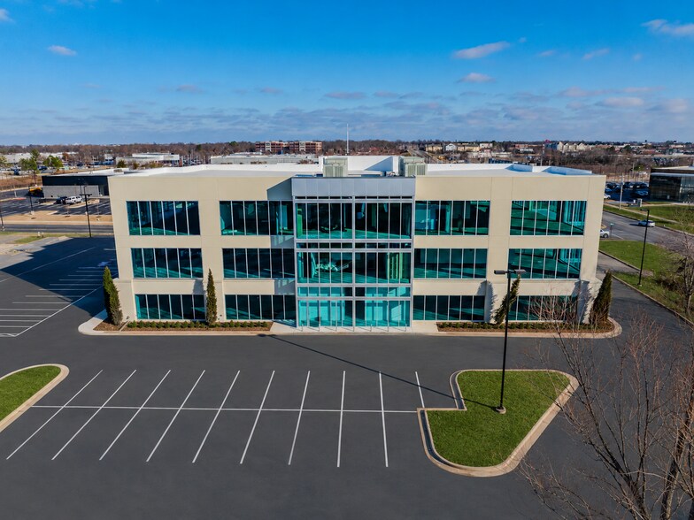 More Photos Of 2700 SE S St, Bentonville Office For Lease