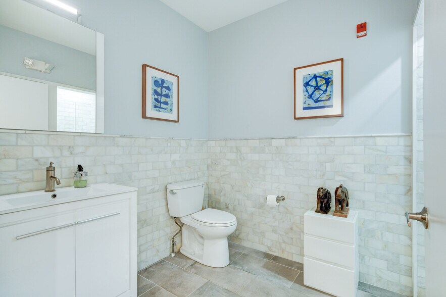 More Photos Of 2028 Frankford Ave, Philadelphia General Retail For Sale