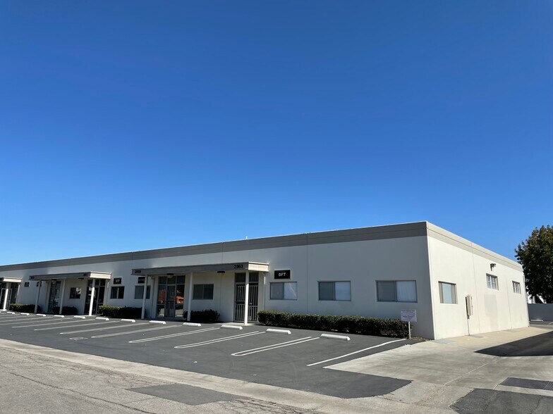 More Photos Of 2043-2063 S Lyon St, Santa Ana Light Manufacturing For Lease
