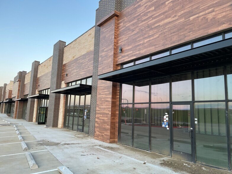 More Photos Of 2826 State 121 Hwy, Lewisville Storefront Retail Office For Lease