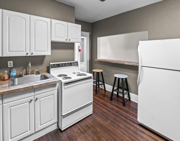 More Photos Of 819 9th St, Greeley Restaurant For Sale