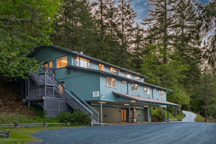 More Photos Of 11744 Galice Rd, Merlin Hotel For Sale