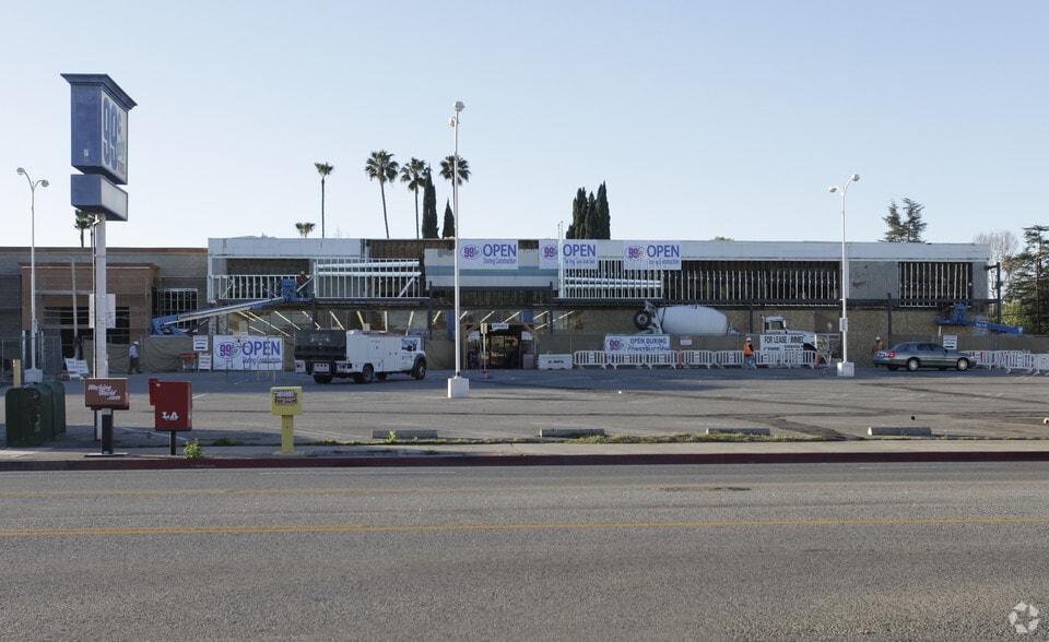 More Photos Of 19836 Ventura Blvd, Woodland Hills Freestanding For Lease