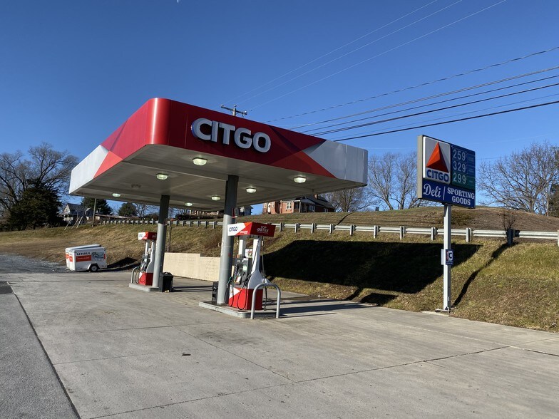 More Photos Of 139 W Craig St, Craigsville Supermarket For Sale