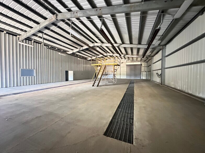 More Photos Of 1796 Simpson Highway 49, Magee Flex For Sale