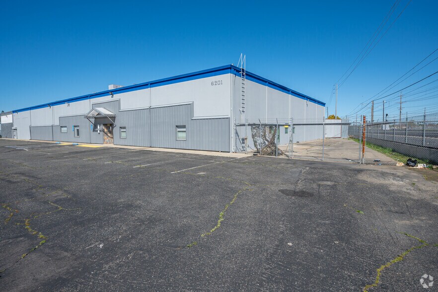 More Photos Of 6201 27th St, Sacramento Warehouse For Lease