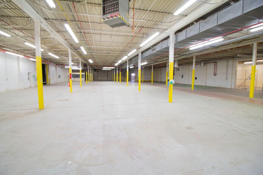 More Photos Of 126 Avenue C, Springfield Manufacturing For Sale