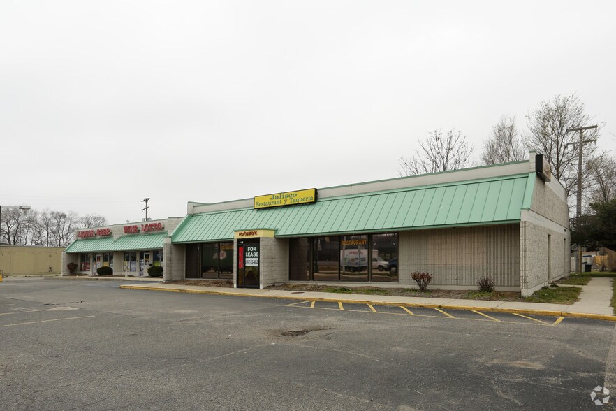 More Photos Of 55 28th St SW, Wyoming Freestanding For Sale