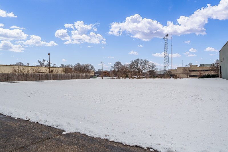 More Photos Of 139 Harrison Ave, Rockford Warehouse For Sale