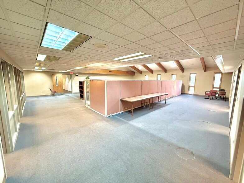 More Photos Of 321 S Blanchard St, Findlay Office For Sale