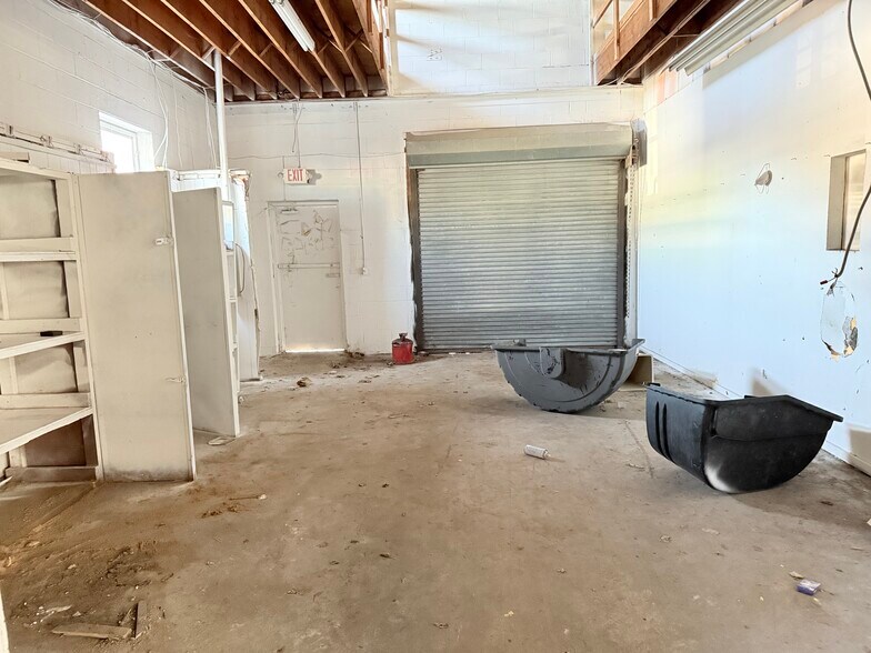 More Photos Of 577 Medford Ave, Patchogue Industrial For Sale