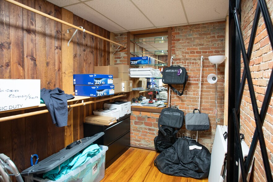 More Photos Of 310-312 1st St, Marysville Office Residential For Lease