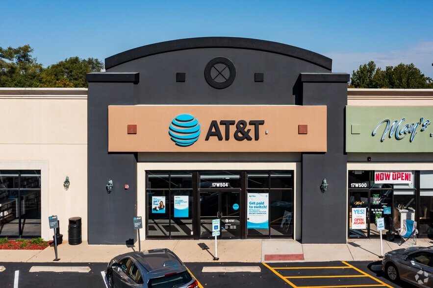 More Photos Of 17W480-17W512 22nd St, Oakbrook Terrace Freestanding For Lease