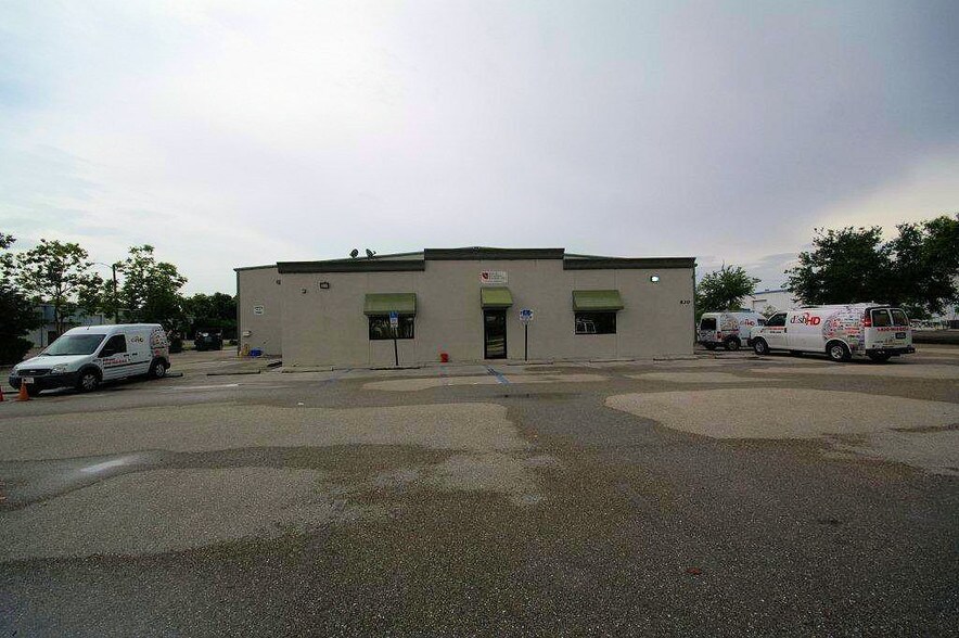 More Photos Of 830 NE 24th Ln, Cape Coral Warehouse For Sale