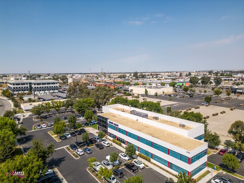 More Photos Of 3008 Sillect Ave, Bakersfield Medical For Lease