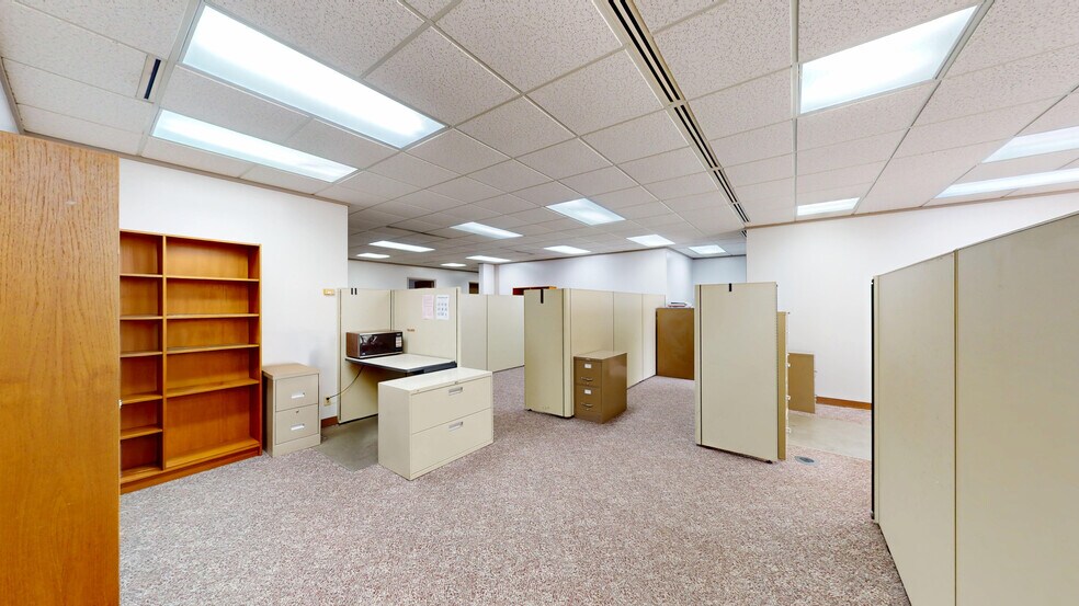 More Photos Of 1654 S King St, Honolulu Office For Lease