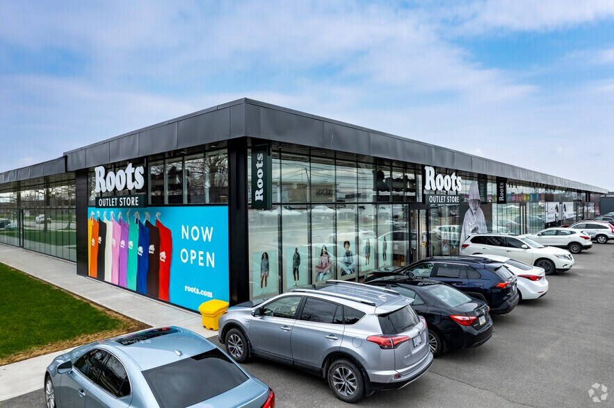 More Photos Of 95 Orfus Rd, Toronto Warehouse For Lease