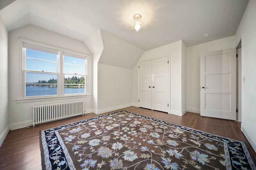 More Photos Of 3026 Marine Dr, Bremerton Specialty For Sale