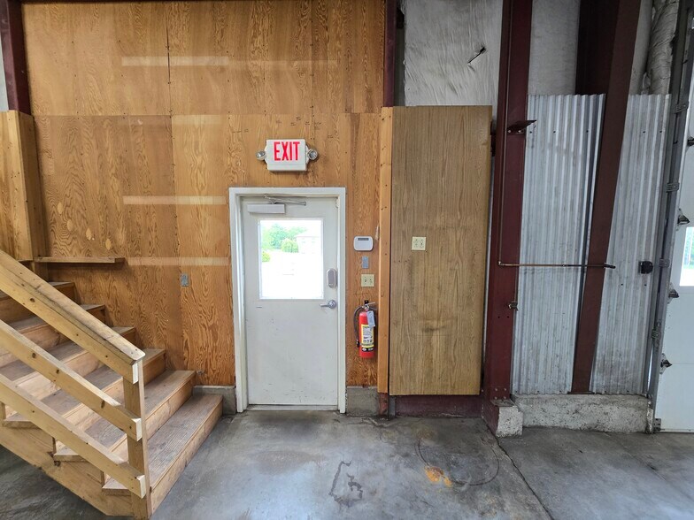 More Photos Of 151 Independence Dr, Union Flex For Sale