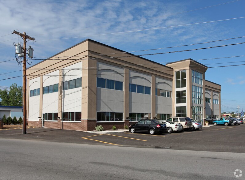 Primary Photo Of 906 Spencer St, Syracuse Office Residential For Lease