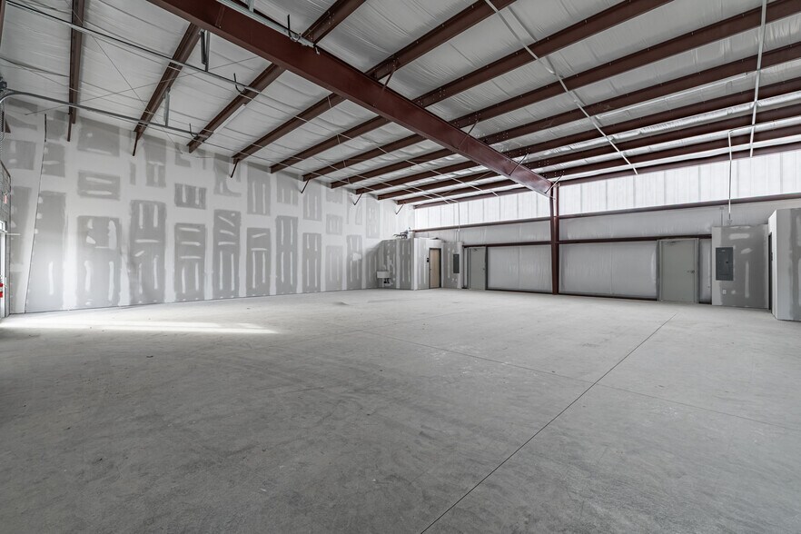 More Photos Of 8141 Pine Ridge Rd, Mechanicsville Light Distribution For Lease