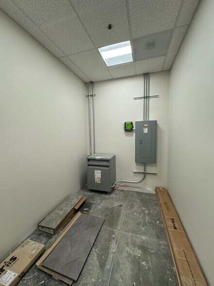 More Photos Of 25425 Orchard Village Rd, Santa Clarita Medical For Sale