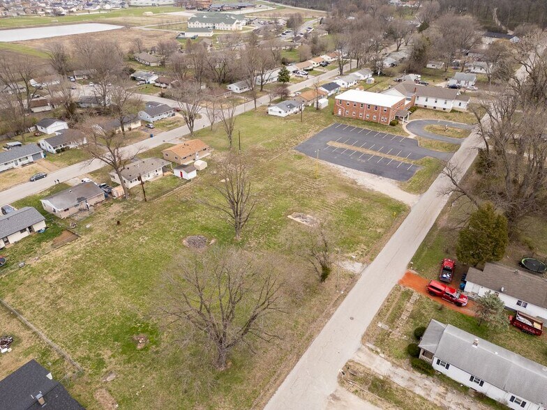 More Photos Of 8861 Botanical Ave, Caseyville Specialty For Sale