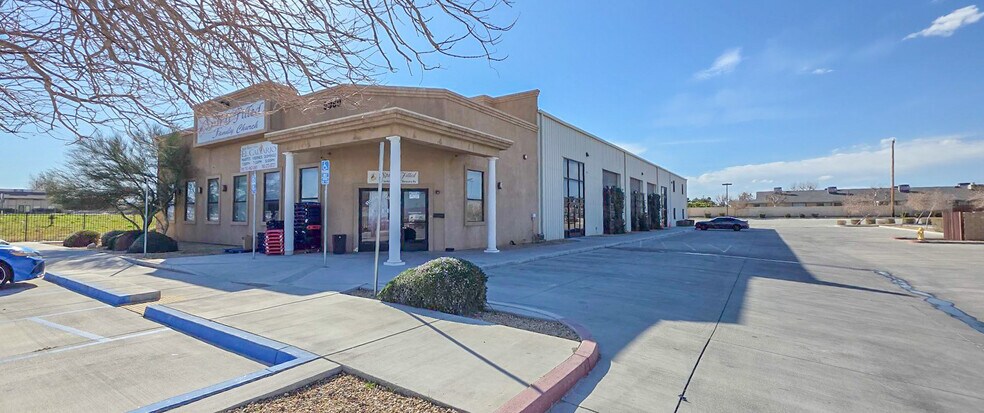 Primary Photo Of 9980 Hesperia Rd, Hesperia Business Park For Lease