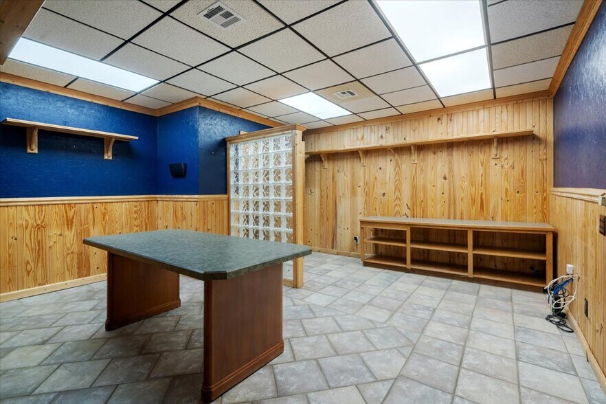 More Photos Of 411 W 1st St, Claremore Office For Sale