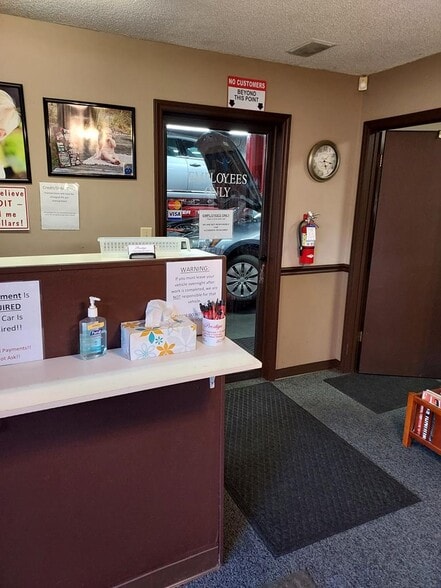 More Photos Of 301 N Logan St, Gaffney Auto Repair For Sale