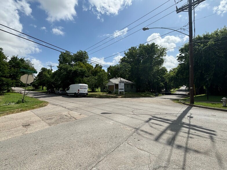 More Photos Of 1402 Englewood Rd, Dallas Healthcare For Lease