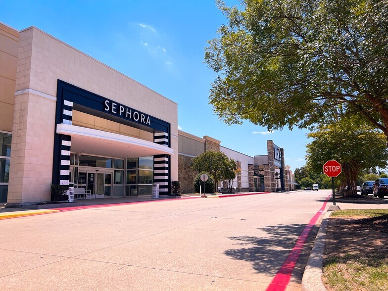 More Photos Of 7463 Youree Dr, Shreveport Unknown For Lease