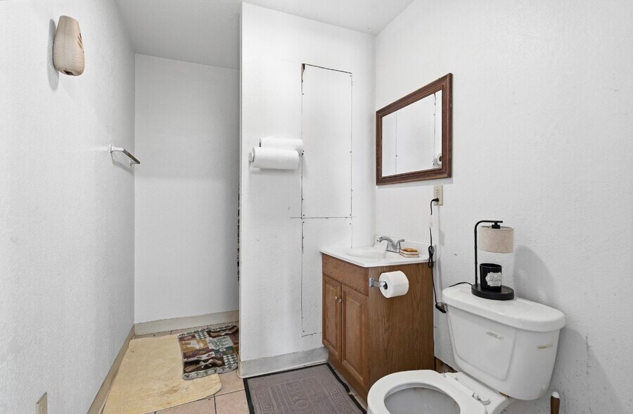 More Photos Of 7864 Brock Rd, Ardmore Service For Sale