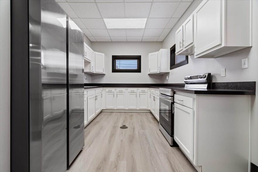 More Photos Of 1415 Shelby St, Indianapolis Office For Sale