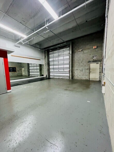 More Photos Of 6360 NW 99th Ave, Doral Warehouse For Lease