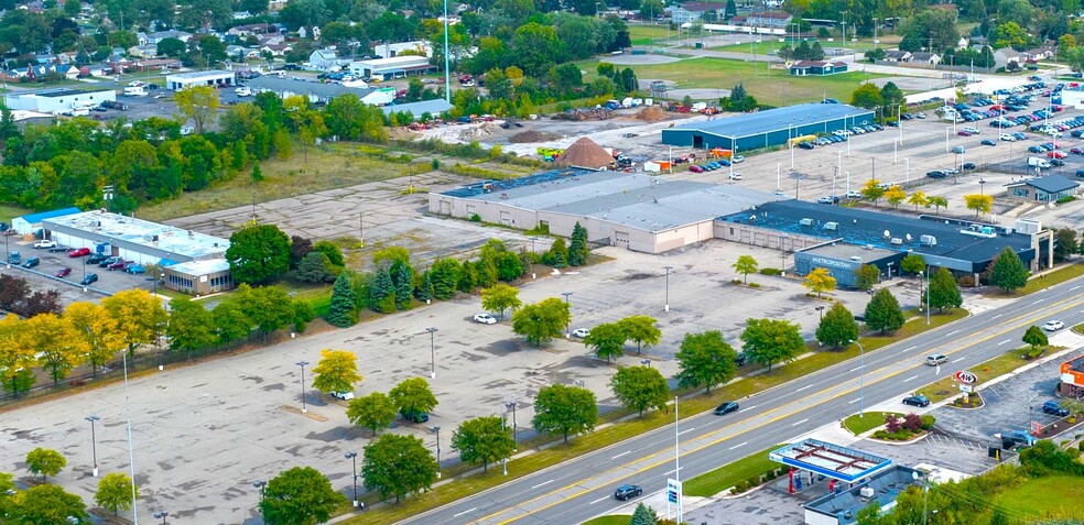 Primary Photo Of 32000 Ford Rd, Garden City Warehouse For Lease