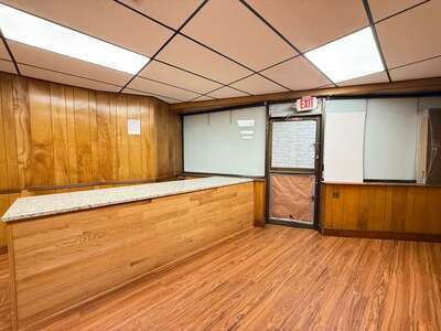 More Photos Of 6938 Myrtle Ave, Glendale General Retail For Lease